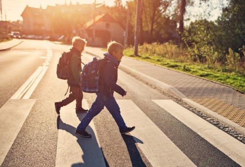 Gyerek a zebrán! – Fontos tanácsok szülőknek