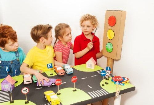 Legyen élmény a tanulás – közlekedésbiztonsági játékok gyerekeknek otthonra